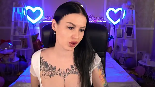 Snapshot of AmberDismond chatting on 11, 2, 2025 AmberDismond online show from 11, 2, 2025