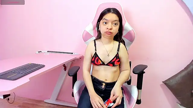 CharlotteMuller online show from 4, 12, 2025