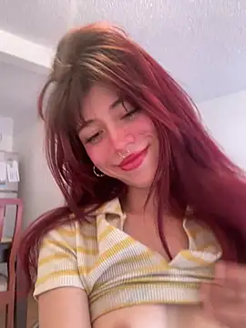 SuzzyyM online show from 28, 6, 2026