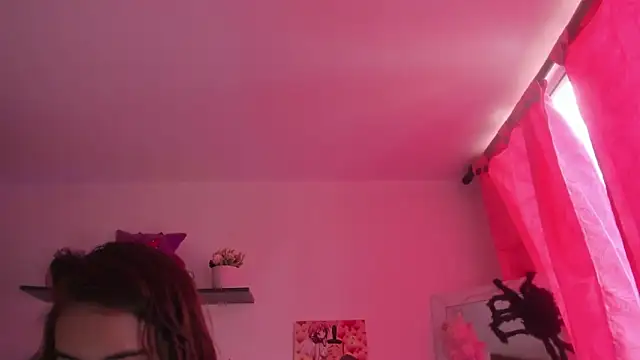 Snapshot of saralolo420 chatting on 22, 11, 2025 saralolo420 online show from 22, 11, 2025