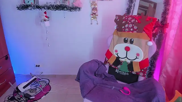 Snapshot of saralolo420 chatting on 5, 12, 2025 saralolo420 online show from 5, 12, 2025