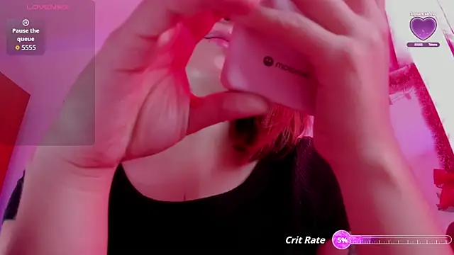 Snapshot of saralolo420 chatting on 21, 12, 2025 saralolo420 online show from 21, 12, 2025