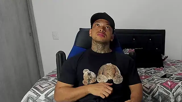 Stiven collins online show from 1, 2, 2025