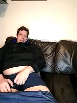 Knuffelstaaf123 online show from 7, 3, 2025