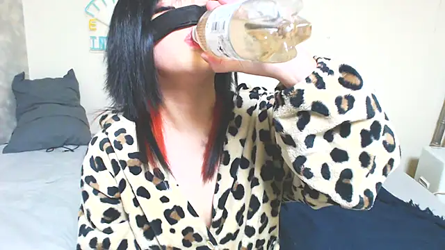 Snapshot of miyabi_room chatting on 5, 3, 2025 miyabi room online show from 5, 3, 2025