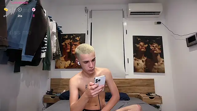 Snapshot of Cristian_Delgado chatting on 27, 9, 2025 Cristian Delgado online show from 27, 9, 2025