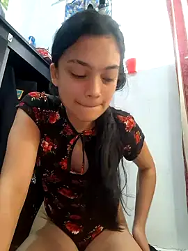 Snapshot of littlemelii chatting on 19, 12, 2024 littlemelii online show from 19, 12, 2024