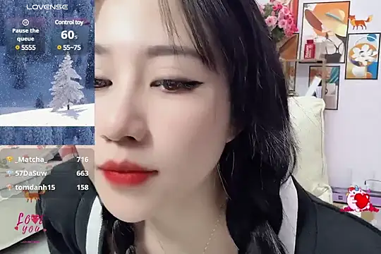 Snapshot of _LLisa_ chatting on 10, 2, 2025 LLisa online show from 10, 2, 2025