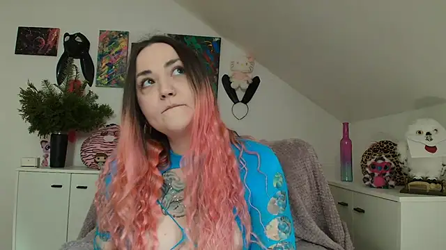 PinkHurricaneOfficial online show from 7, 4, 2026