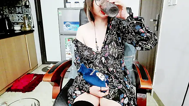 Miu-Le online show from 13, 12, 2025