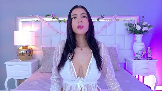 Julie Bennet online show from 9, 10, 2025