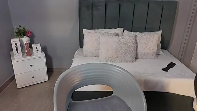 Alli cooper online show from 16, 4, 2026