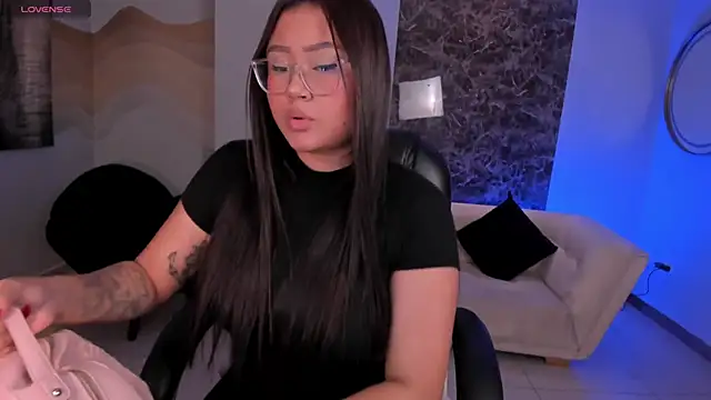 Snapshot of AmberLewis_ chatting on 25, 2, 2025 AmberLewis  online show from 25, 2, 2025