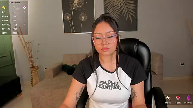 Snapshot of AmberLewis_ chatting on 24, 10, 2025 AmberLewis  online show from 24, 10, 2025