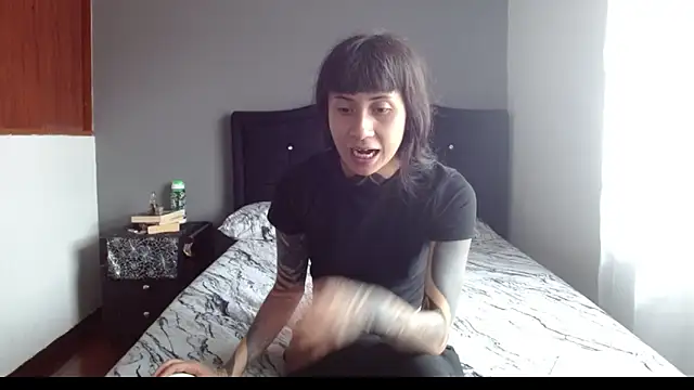 Emilia 1995 online show from 25, 11, 2025