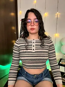 Snapshot of Antoniart_ chatting on 8, 10, 2025 Antoniart online show from 8, 10, 2025