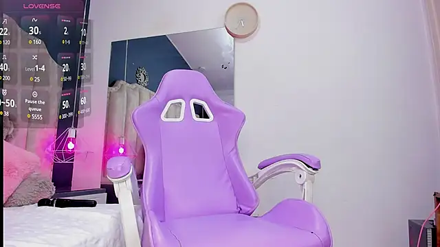 Snapshot of IsabellaBromsS chatting on 17, 12, 2024 IsabellaBromsS online show from 17, 12, 2024