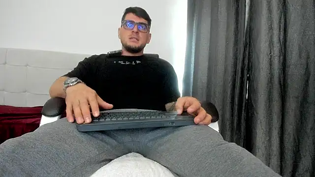 Teilor Creed online show from 1, 11, 2025