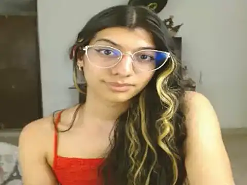 Snapshot of engielphoenis14 chatting on 21, 12, 2024 engielphoenis14 online show from 21, 12, 2024