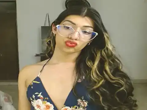 Snapshot of engielphoenis14 chatting on 19, 1, 2025 engielphoenis14 online show from 19, 1, 2025