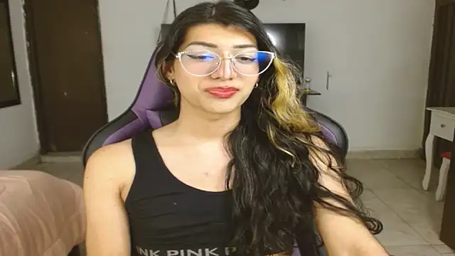 Snapshot of engielphoenis14 chatting on 31, 1, 2025 engielphoenis14 online show from 31, 1, 2025