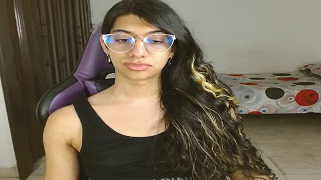 Snapshot of engielphoenis14 chatting on 26, 9, 2025 engielphoenis14 online show from 26, 9, 2025