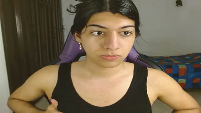 Snapshot of engielphoenis14 chatting on 4, 10, 2025 engielphoenis14 online show from 4, 10, 2025