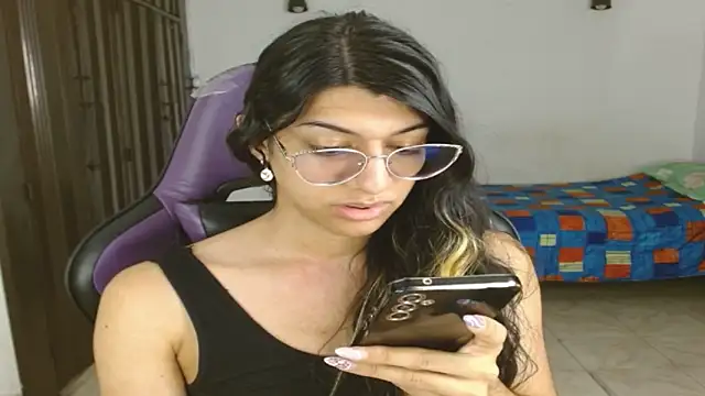 Snapshot of engielphoenis14 chatting on 15, 10, 2025 engielphoenis14 online show from 15, 10, 2025