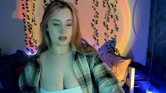 Emily Gin online show from 8, 3, 2025