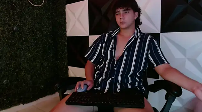 Snapshot of Dani_cumboy chatting on 14, 2, 2025 Dani cumboy online show from 14, 2, 2025