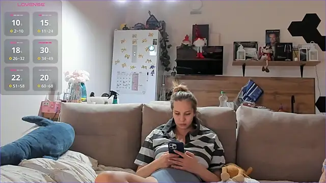 Girl alone home online show from 14, 1, 2026