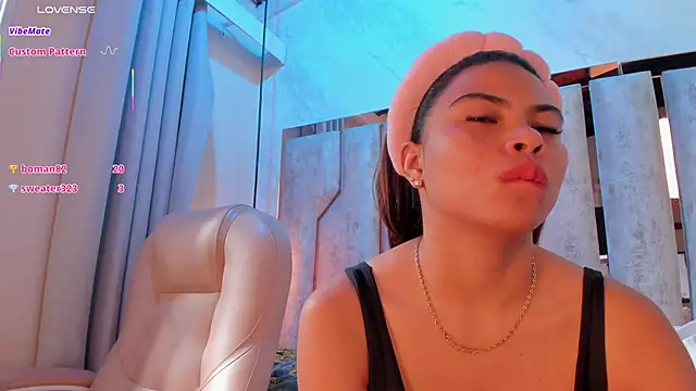 Snapshot of barbara_cambels chatting on 2, 12, 2025 barbara cambels online show from 2, 12, 2025