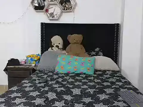 Snapshot of charlotte_077 chatting on 12, 2, 2025 charlotte 077 online show from 12, 2, 2025