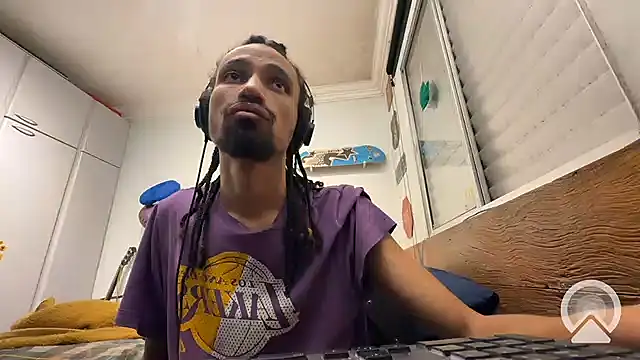 Snapshot of hotcamboy420 chatting on 18, 12, 2024 hotcamboy420 online show from 18, 12, 2024