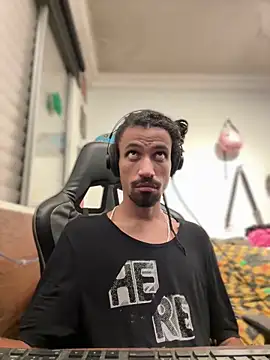 Snapshot of hotcamboy420 chatting on 30, 1, 2025 hotcamboy420 online show from 30, 1, 2025