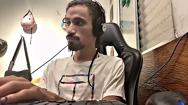 Snapshot of hotcamboy420 chatting on 1, 2, 2025 hotcamboy420 online show from 1, 2, 2025