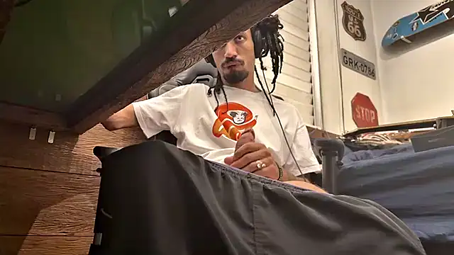 Snapshot of hotcamboy420 chatting on 5, 2, 2025 hotcamboy420 online show from 5, 2, 2025