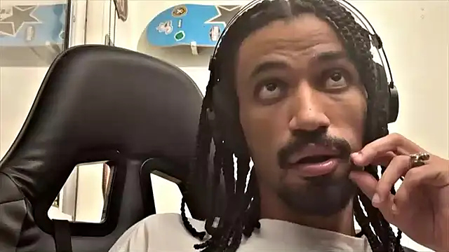 Snapshot of hotcamboy420 chatting on 14, 2, 2025 hotcamboy420 online show from 14, 2, 2025