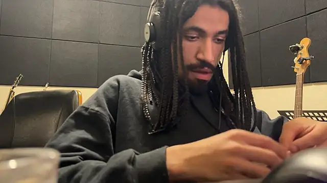 hotcamboy420 online show from 15, 11, 2025