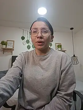 karlamorris  online show from 27, 10, 2025