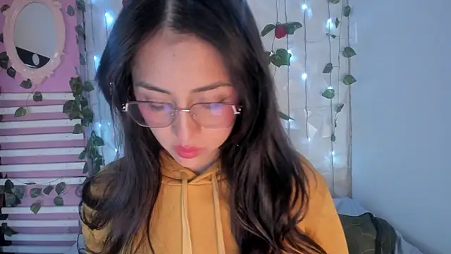 Sophy SmileSweet online show from 4, 1, 2025