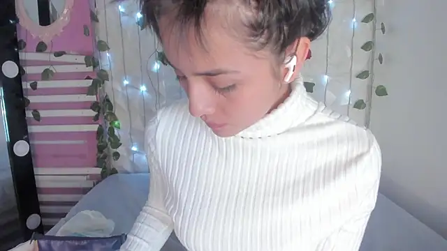 Sophy SmileSweet online show from 7, 3, 2025