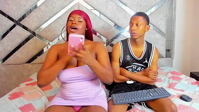 Snapshot of EvaxEmma chatting on 8, 2, 2025 EvaxEmma online show from 8, 2, 2025