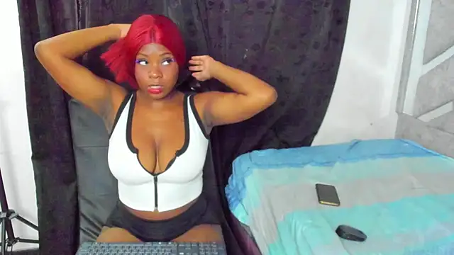 Snapshot of EvaxEmma chatting on 12, 9, 2025 EvaxEmma online show from 12, 9, 2025