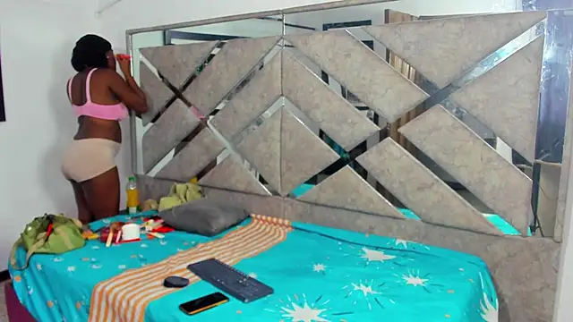 Snapshot of EvaxEmma chatting on 2, 11, 2025 EvaxEmma online show from 2, 11, 2025