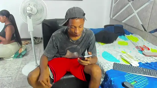 Snapshot of EvaxEmma chatting on 16, 12, 2025 EvaxEmma online show from 16, 12, 2025