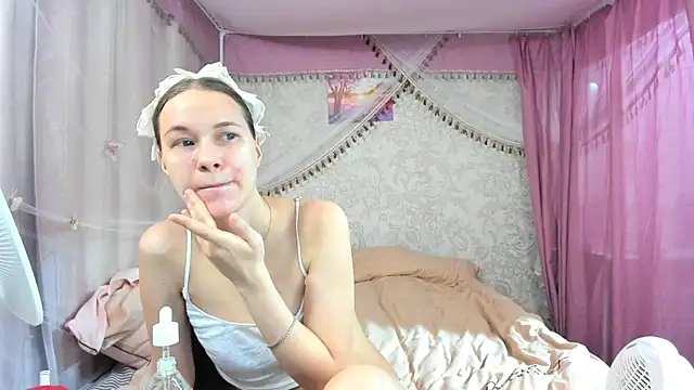 Snapshot of leila_bambi_ chatting on 21, 2, 2026 leila bambi online show from 21, 2, 2026