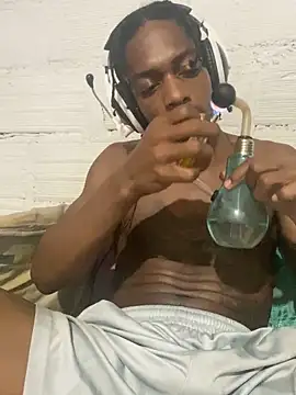 Larry-n-clouds online show from 26, 11, 2025