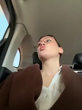 RinaCat online show from 9, 4, 2026