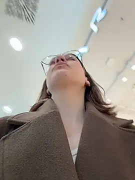 RinaCat online show from 9, 4, 2026